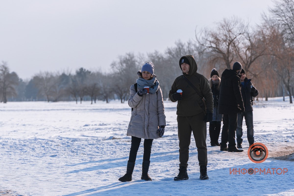 Во - вот так и мы можем - стоять с чайком
