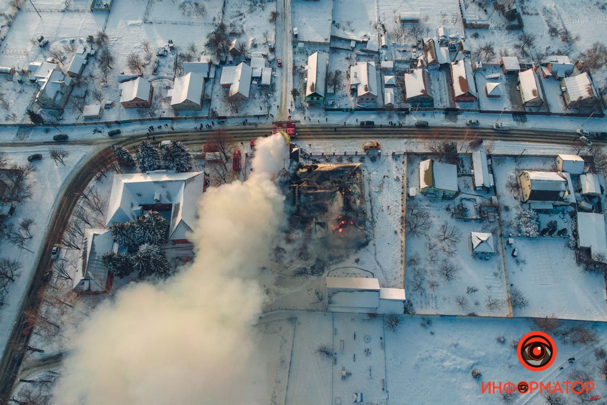 На месте работали пожарные, полицейские и медики На месте работали пожарные, полицейские и медики