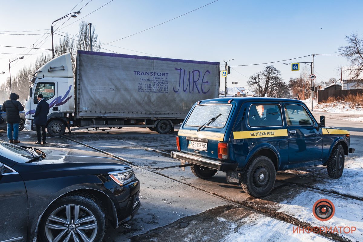 Авария произошла на пререкрестке Донецкого шоссе с Петрозаводской Авария произошла на пререкрестке Донецкого шоссе с Петрозаводской