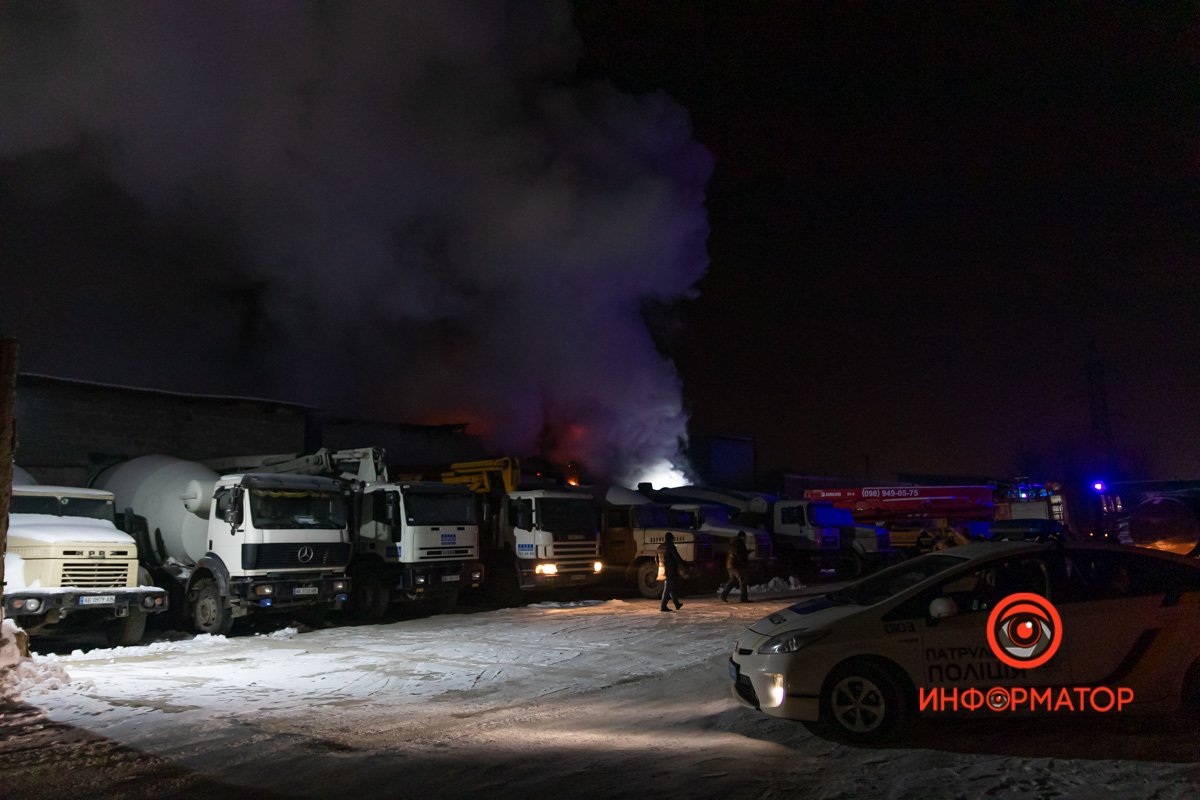 На место прибыли спасатели, патрульные и медики На место прибыли спасатели, патрульные и медики