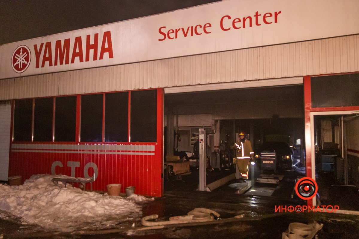 Горела станция техобслуживания «Yamaha»