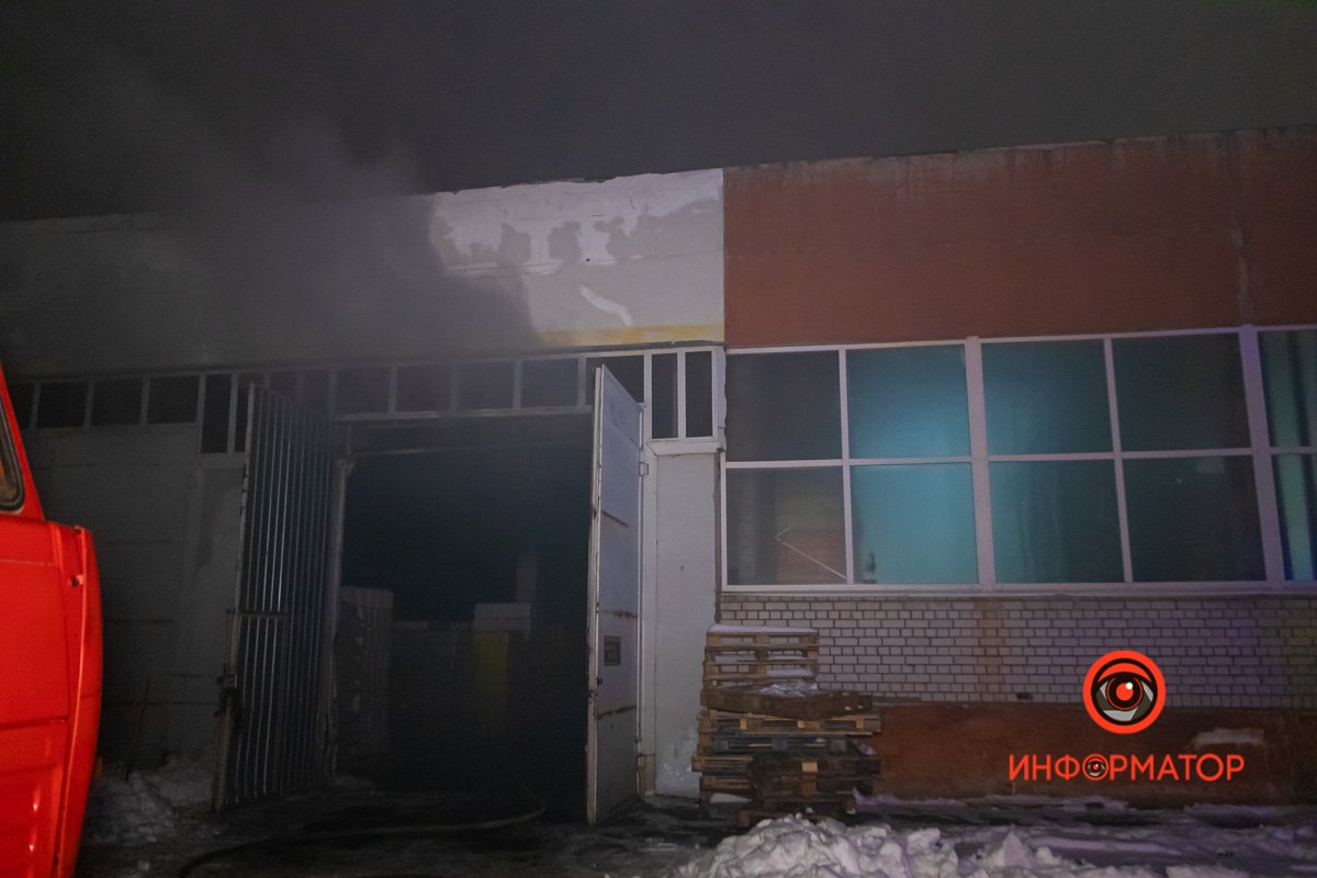 Горели складские помещения Горели складские помещения