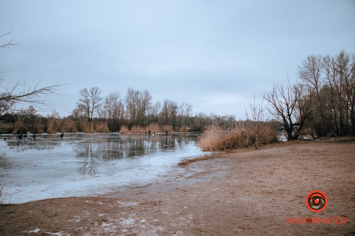 Лед начал трескаться