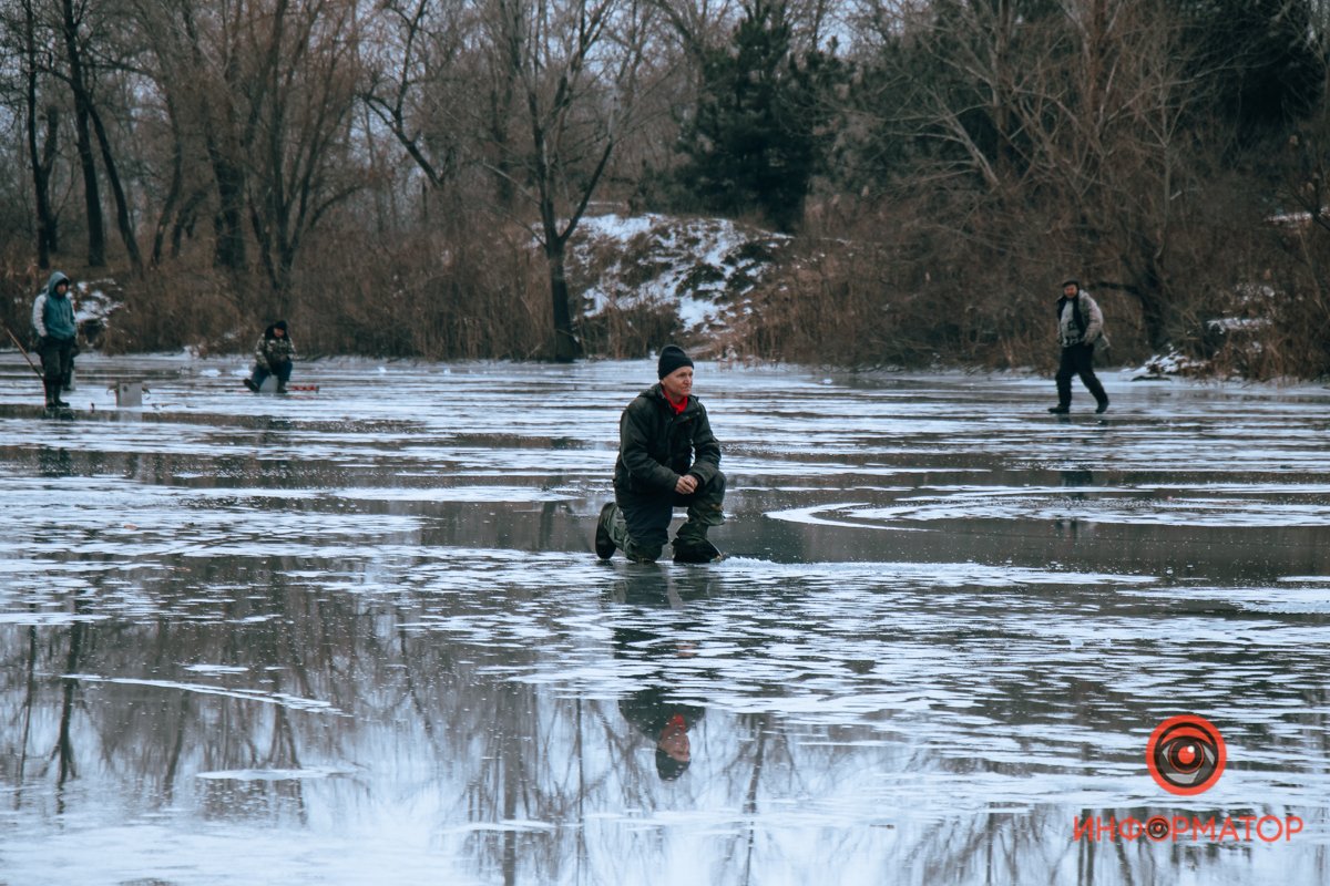 Выходи на меня... На зимнюю рыбалку. А я - домой, меня там ждут