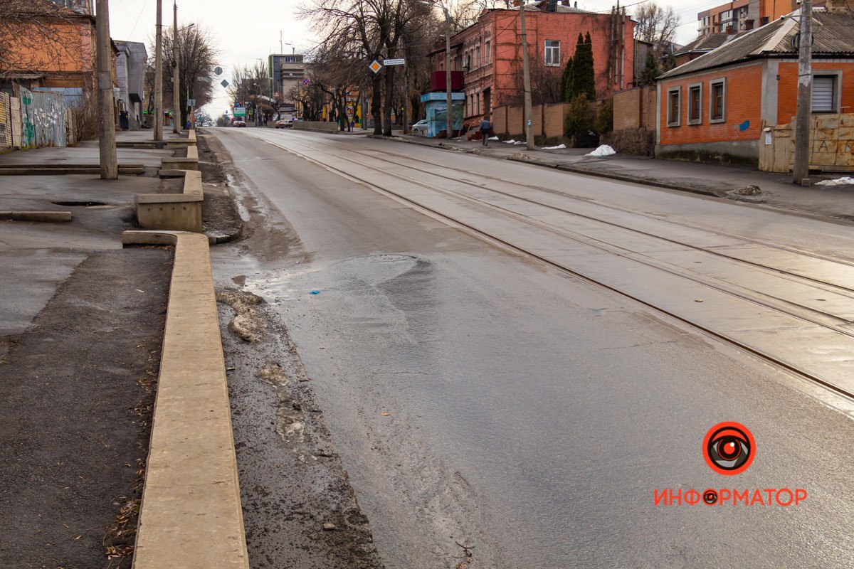Со слов прохожих, вода бежит с самого утра Со слов прохожих, вода бежит с самого утра