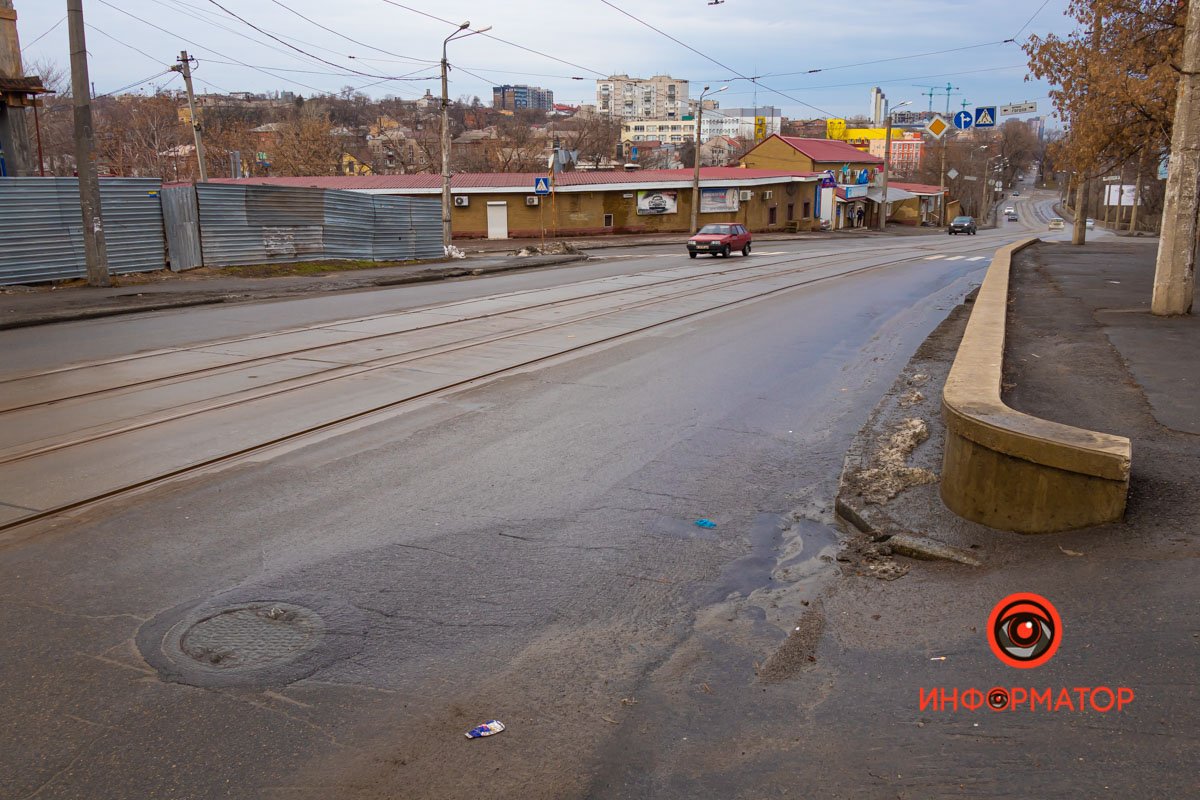 Вода стекает, заливая кварталы ниже Вода стекает, заливая кварталы ниже