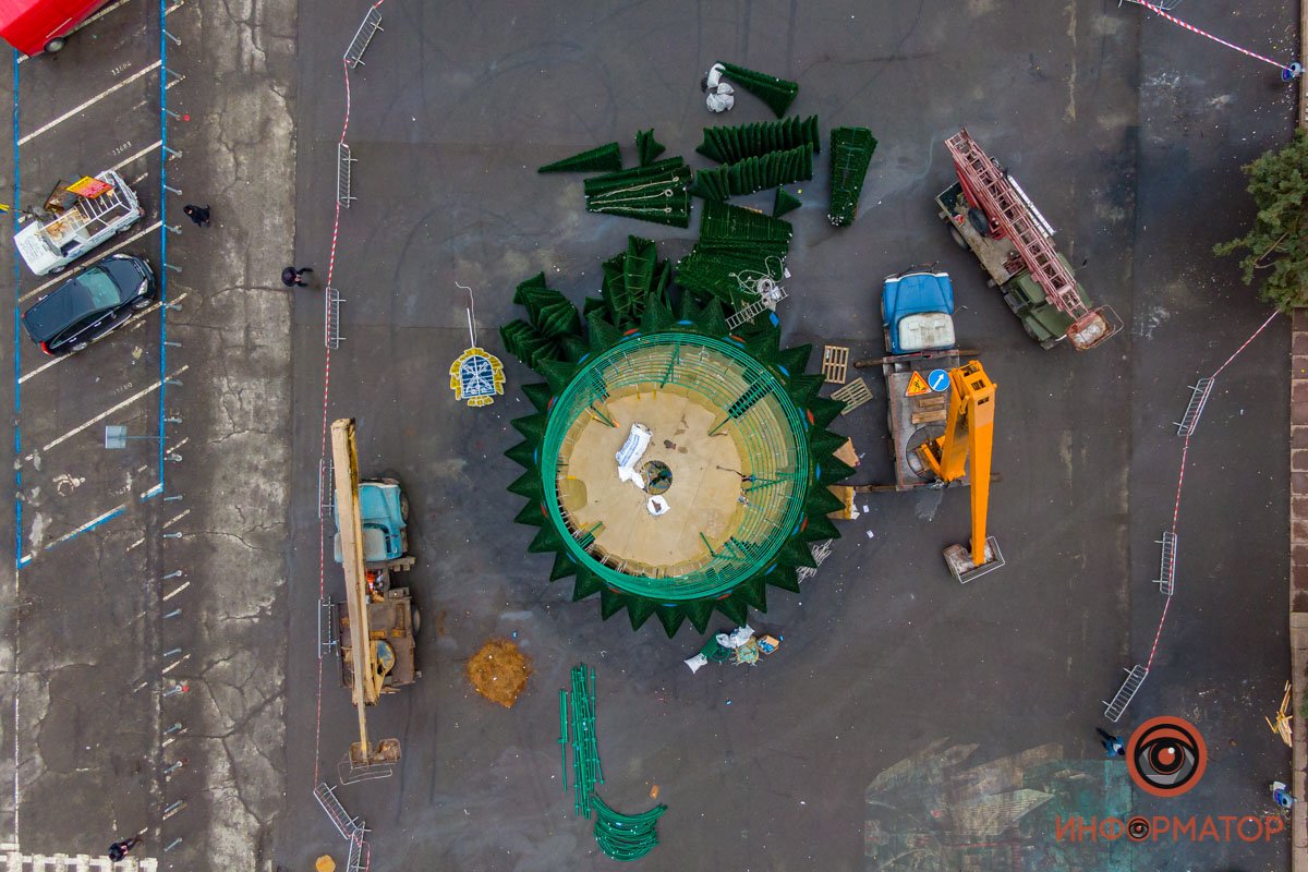 Территорию оградили Территорию оградили