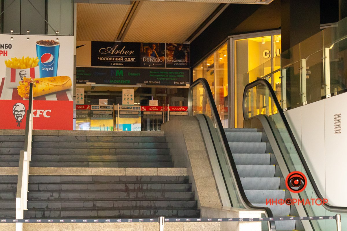 Весь этот месяц мы были вынуждены учится жить онлайн