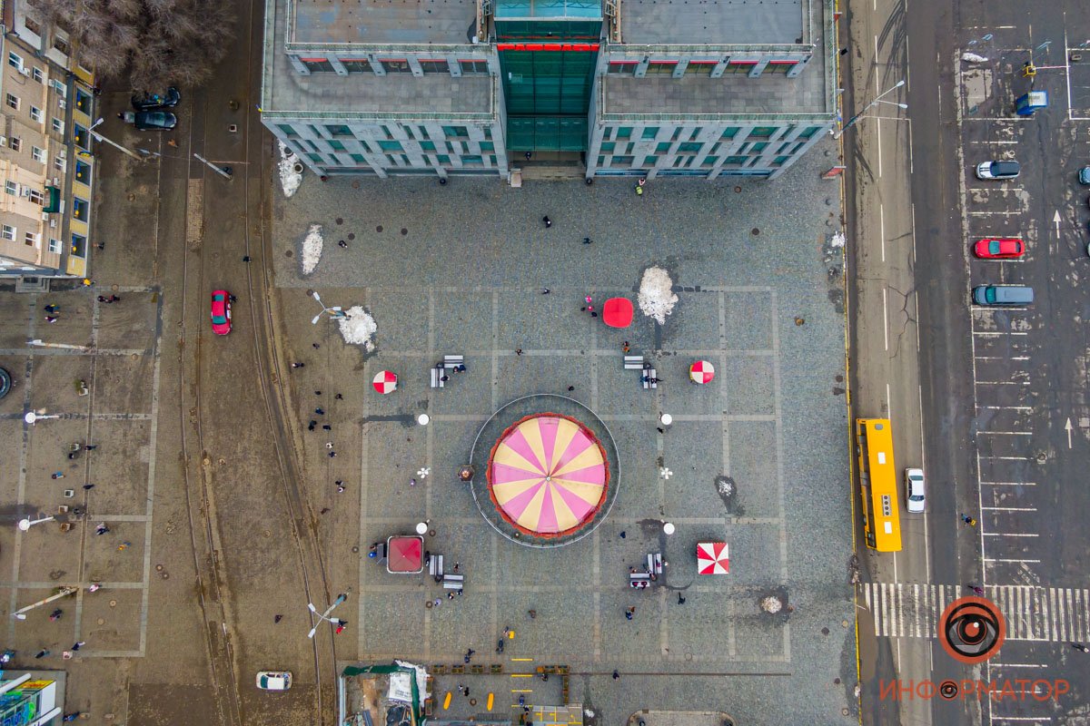 Слишком. Много. Пространства