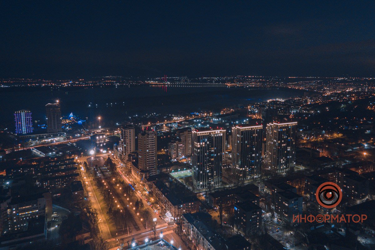 Кто-то забыл выключить ночник Кто-то забыл выключить ночник