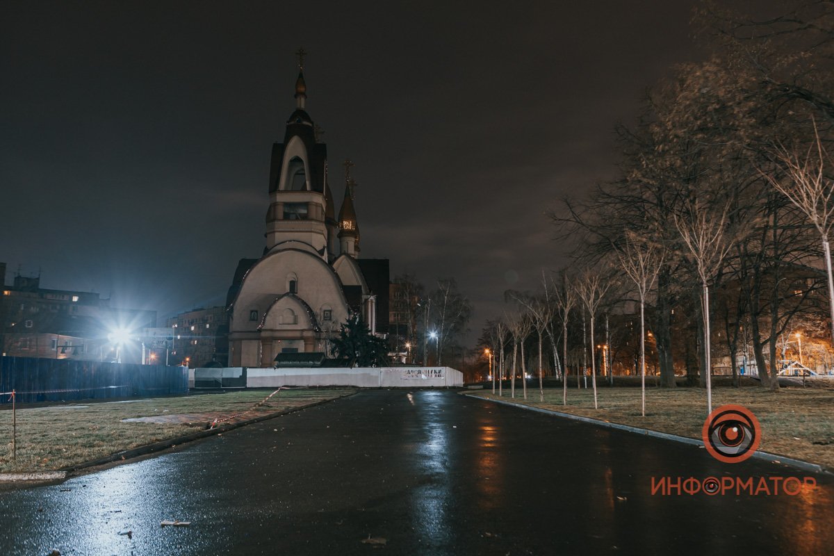 Теперь здесь все напоминает позднюю осень Теперь здесь все напоминает позднюю осень