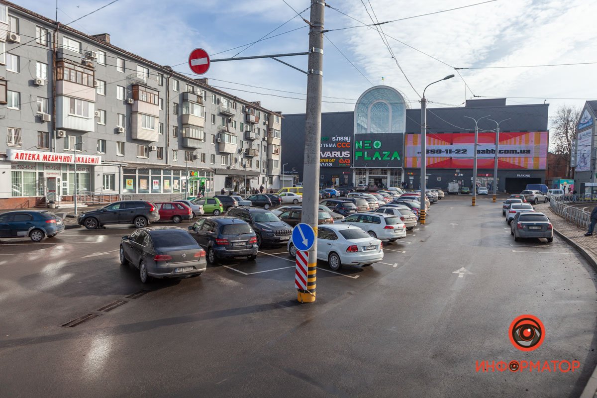 В NeoPlaza на парковке места найти можно В NeoPlaza на парковке места найти можно