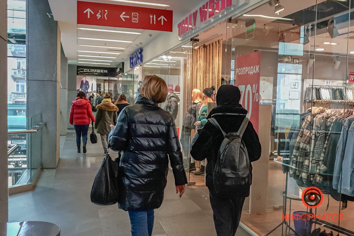 Не забываем о социальной дистанции и масках! Не забываем о социальной дистанции и масках!