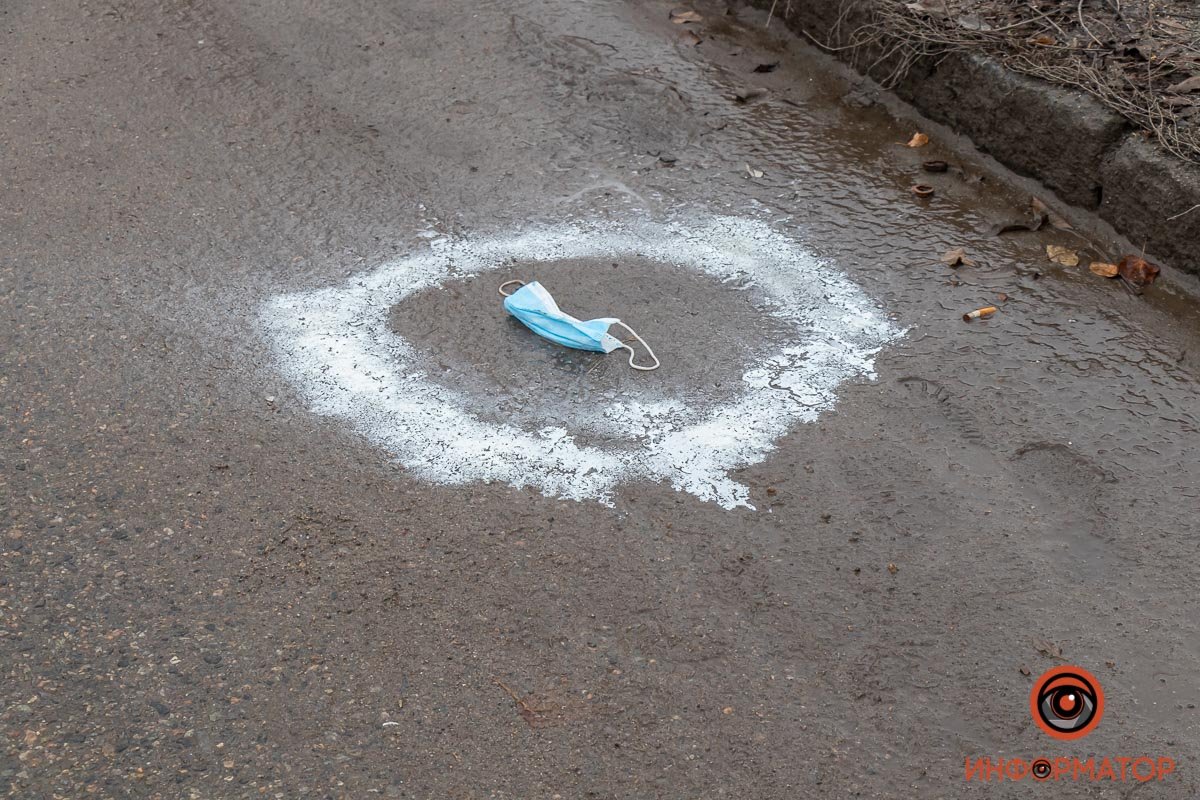 Она переходила дорогу в нескольких метрах от перехода