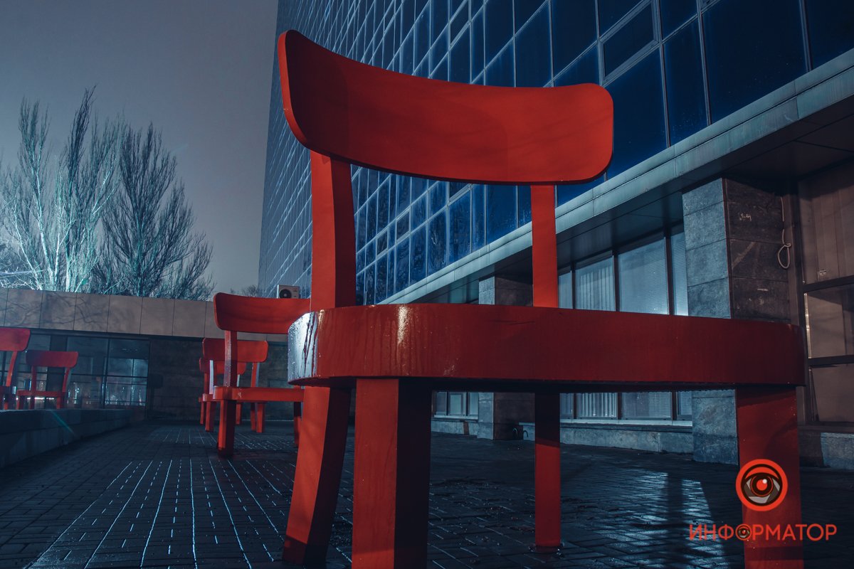 Можно сесть вдвоем Можно сесть вдвоем