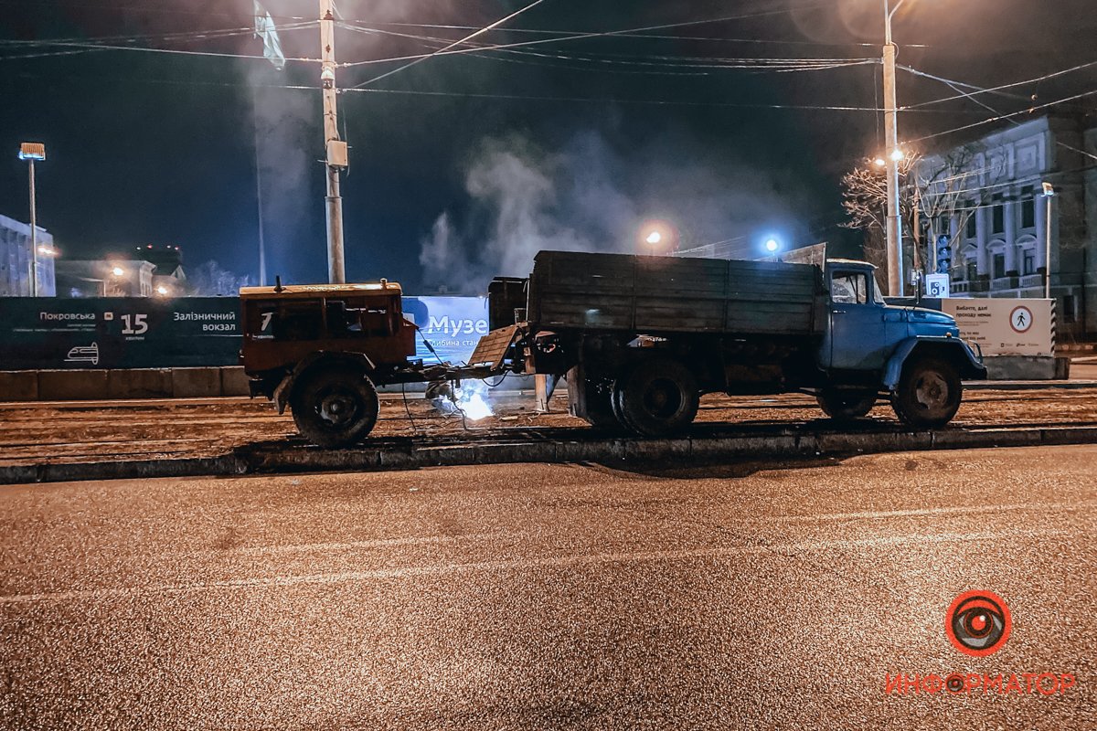 Проводятся сварочные работы Проводятся сварочные работы