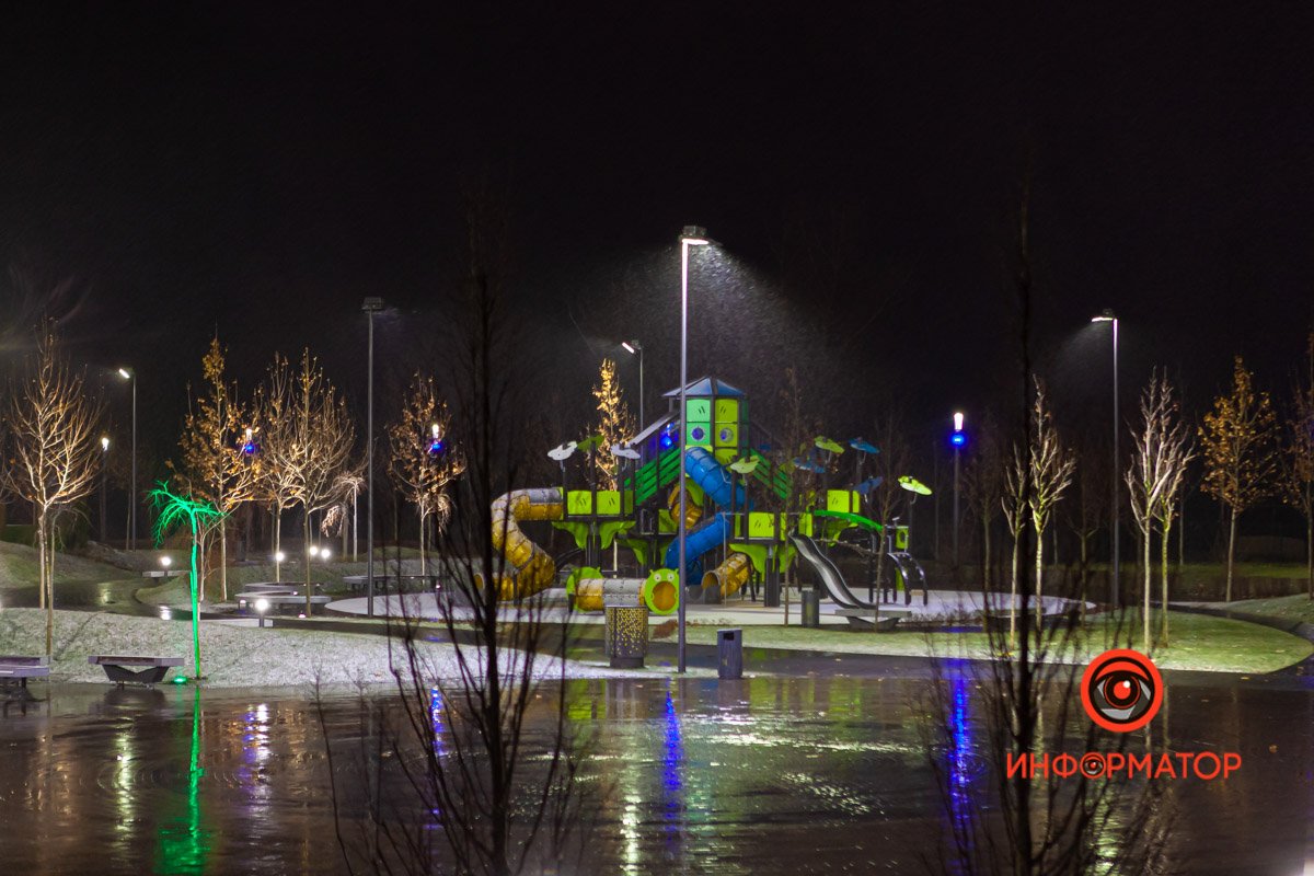 Белое покрывало остается только на лужайках и детских площадках