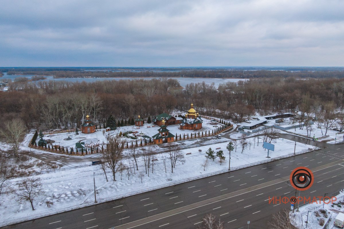 Снежок уже тает Снежок уже тает