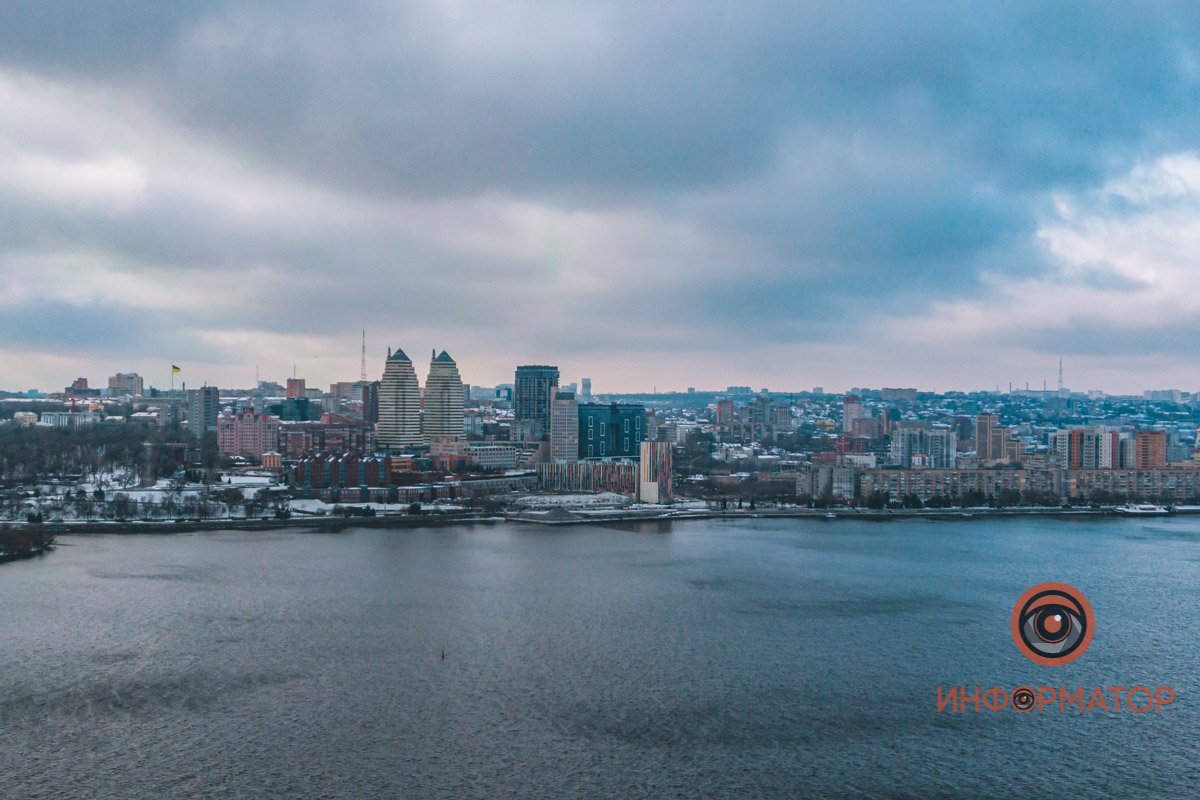 С утра над рекой нависли тучи С утра над рекой нависли тучи