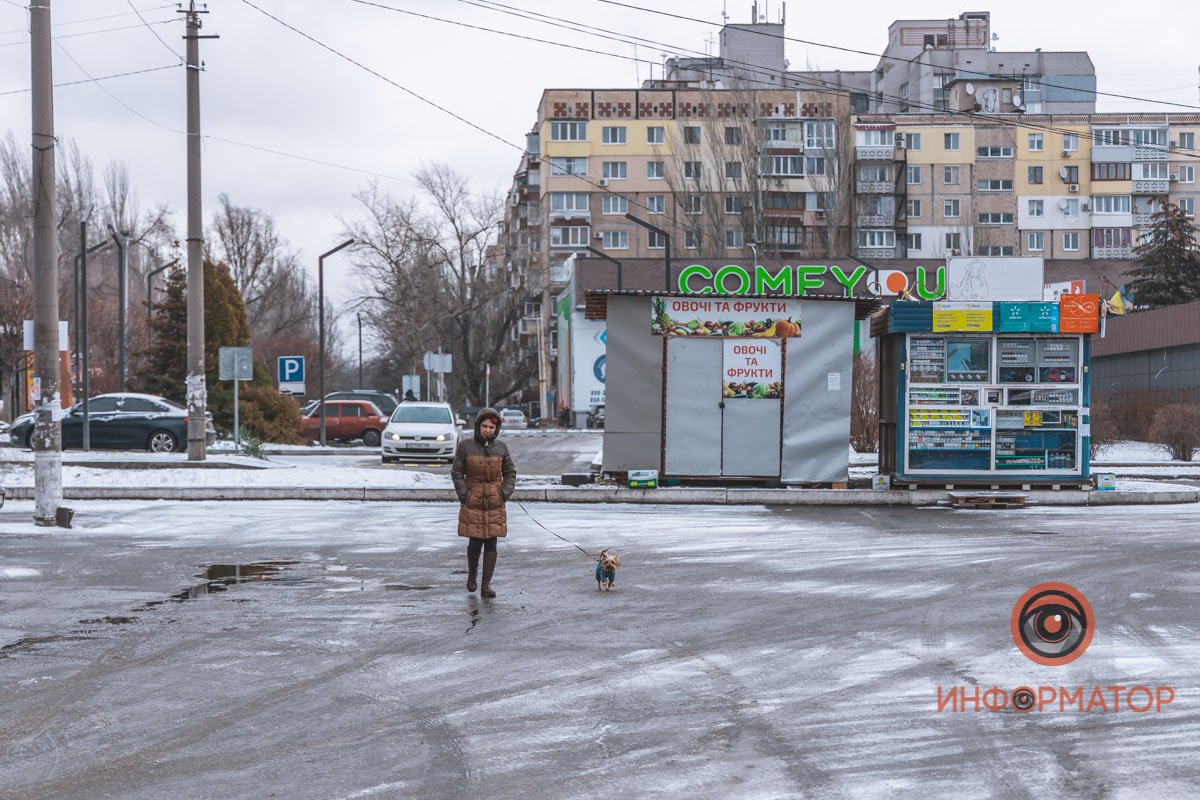 Пешеходы, будьте осторожны: на тротуарах скользко Пешеходы, будьте осторожны: на тротуарах скользко