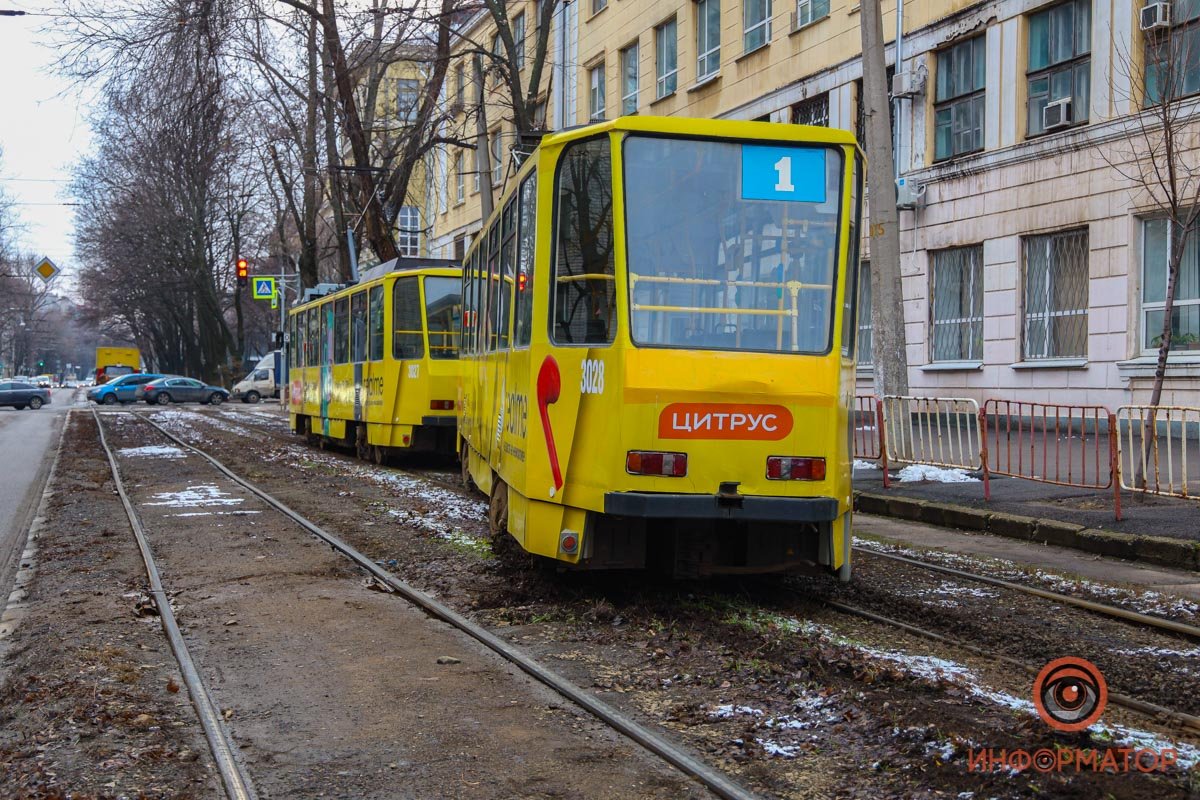 Флешмоб продолжается: в Днепре два трамвая почти одновременно сошли с рельсов 1
