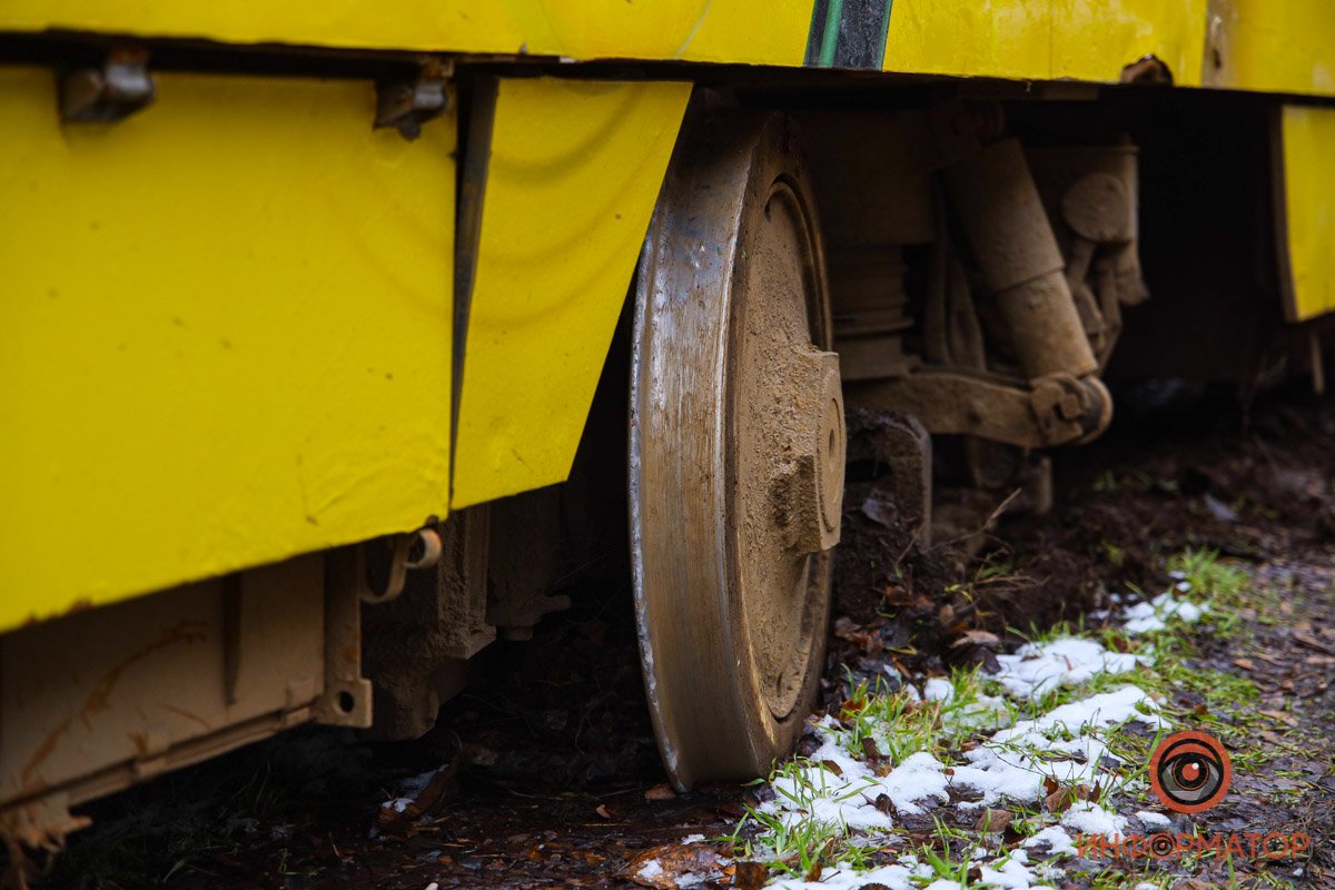 Флешмоб продолжается: в Днепре два трамвая почти одновременно сошли с рельсов 2