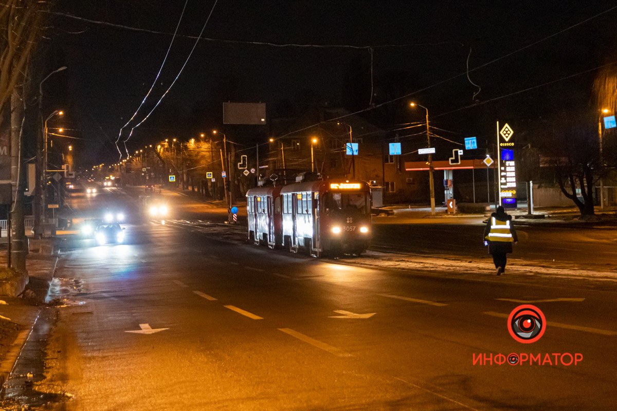 Движение трамваев заблокировано в обоих направлениях