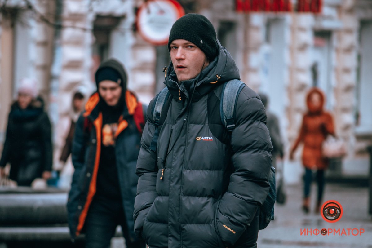 Тоже интересно, что звучит в наушниках?