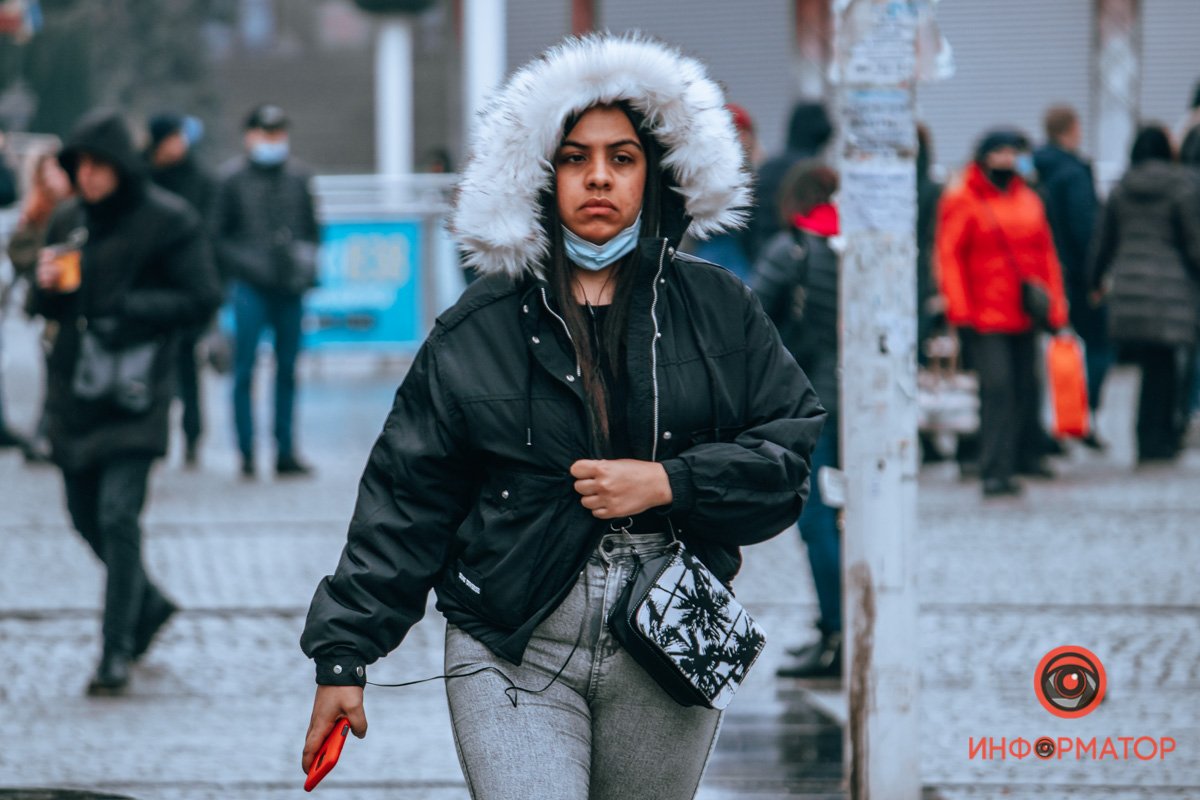 Лучше пока сильно не расстегиваться