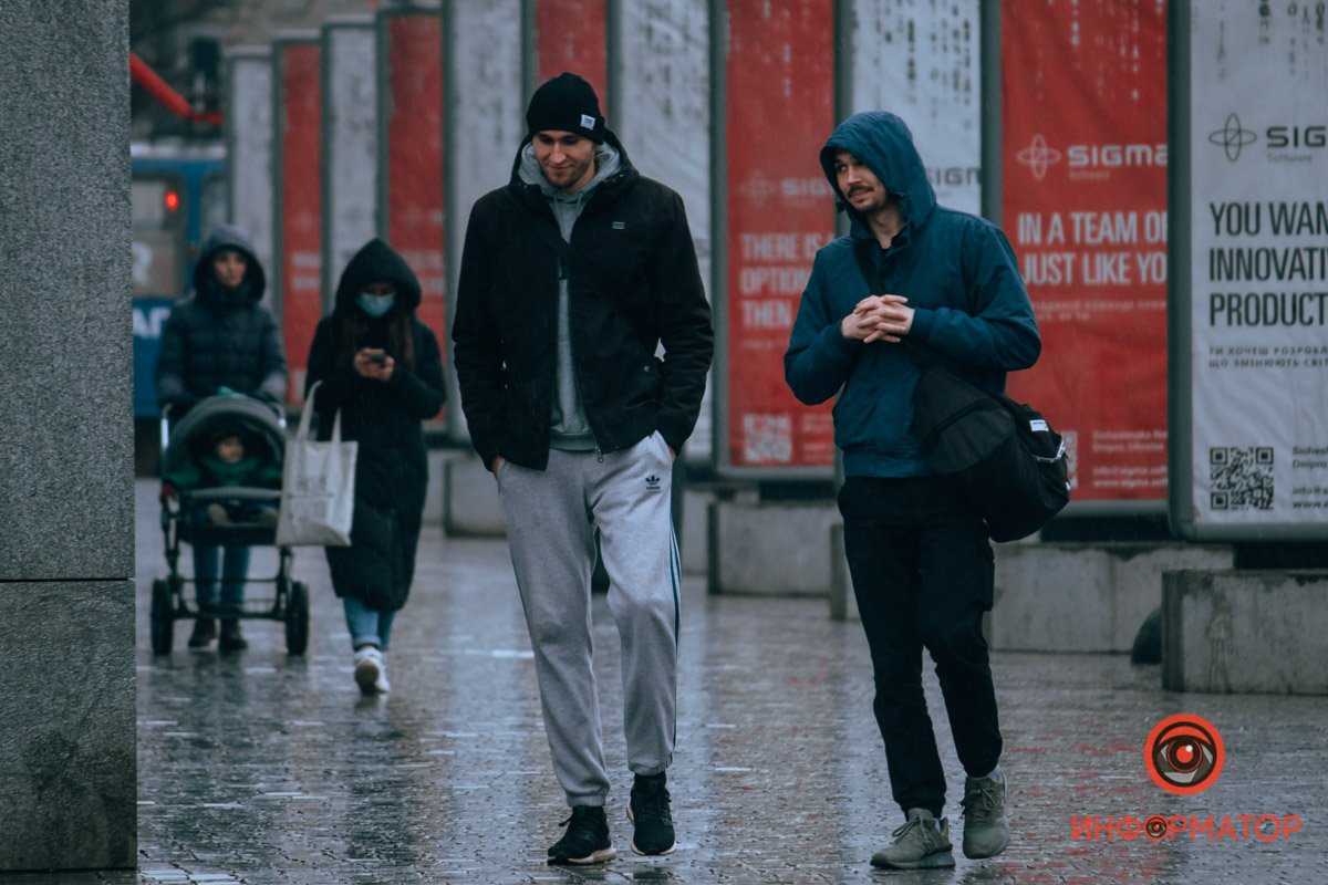 Парни, не промочите кроссы