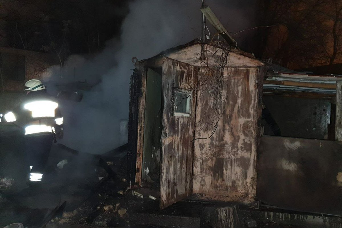 Огонь полыхал на площади 30 квадратных метров