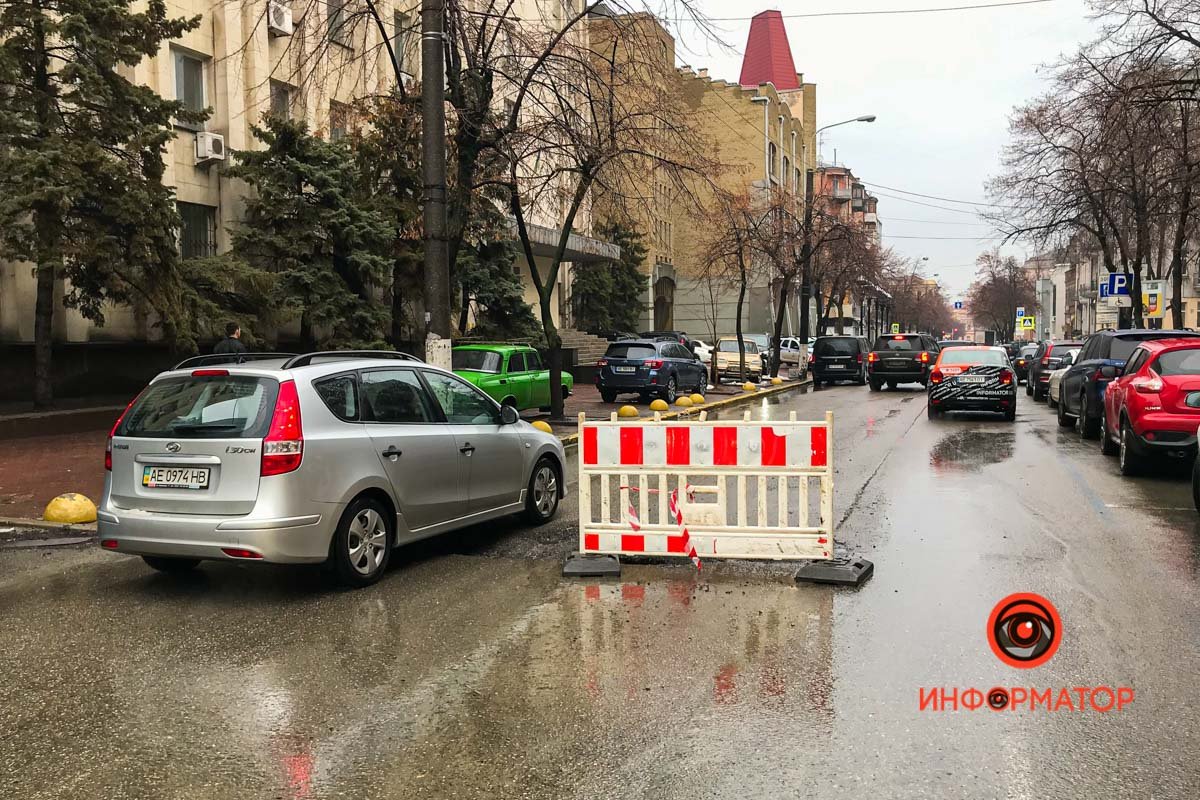 Возле дома №21а