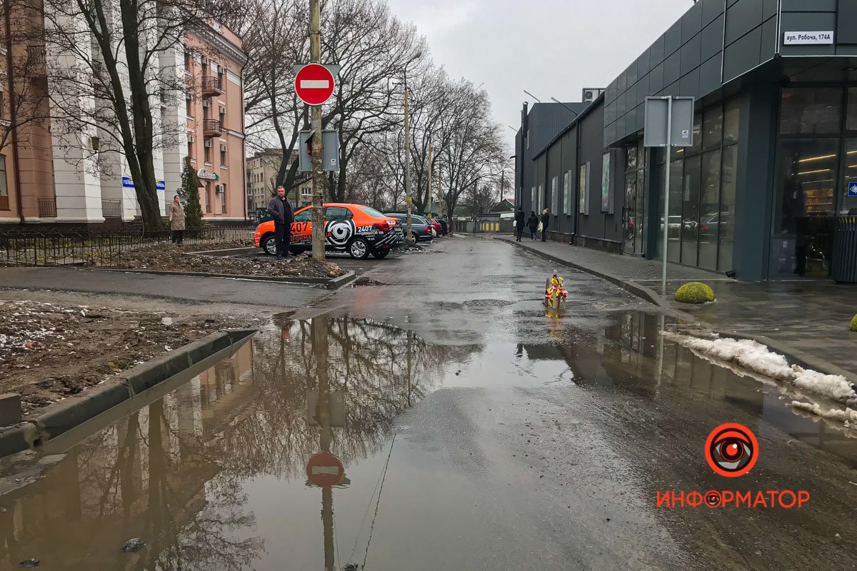 На Кленовой провалился асфальт