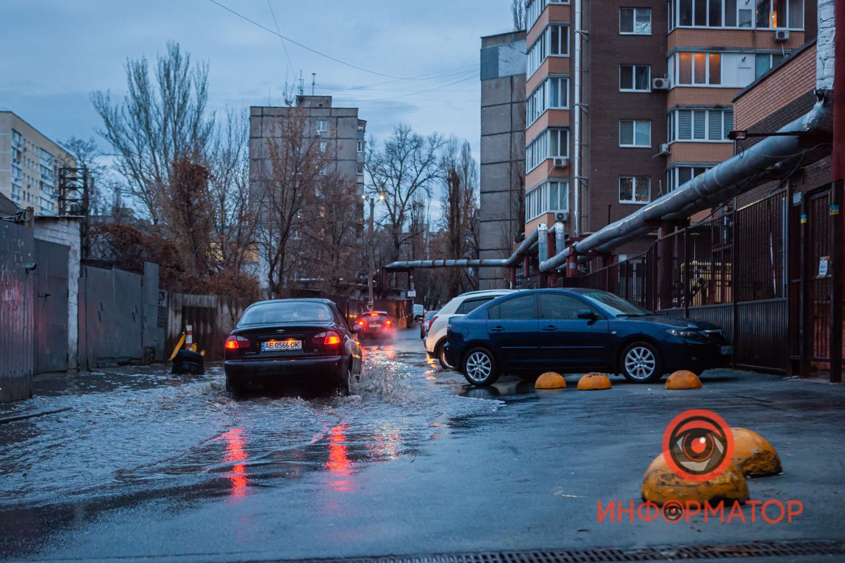 Асфальт начинает разрушаться