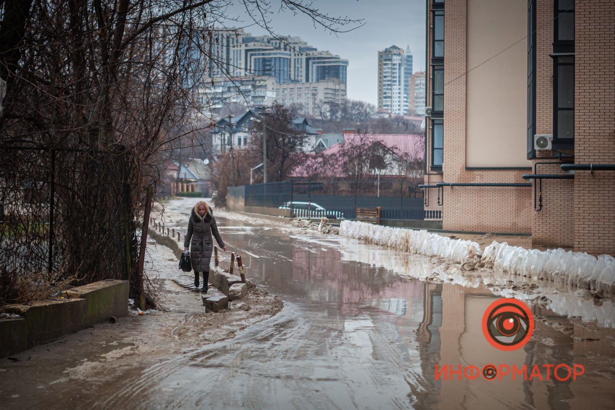 Потоки глины стали здесь обычным явлением Потоки глины стали здесь обычным явлением