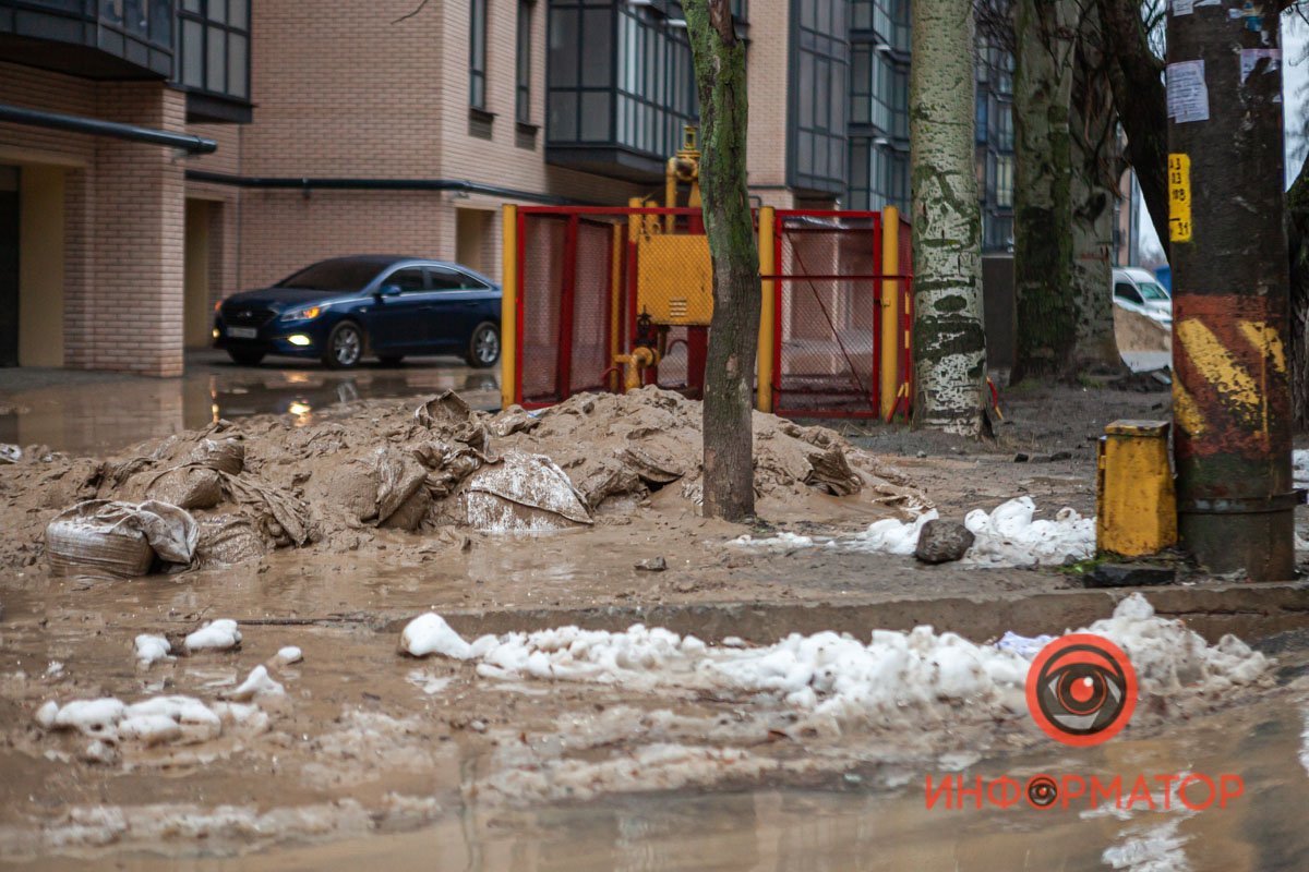 Дорога в аварийном состоянии Дорога в аварийном состоянии