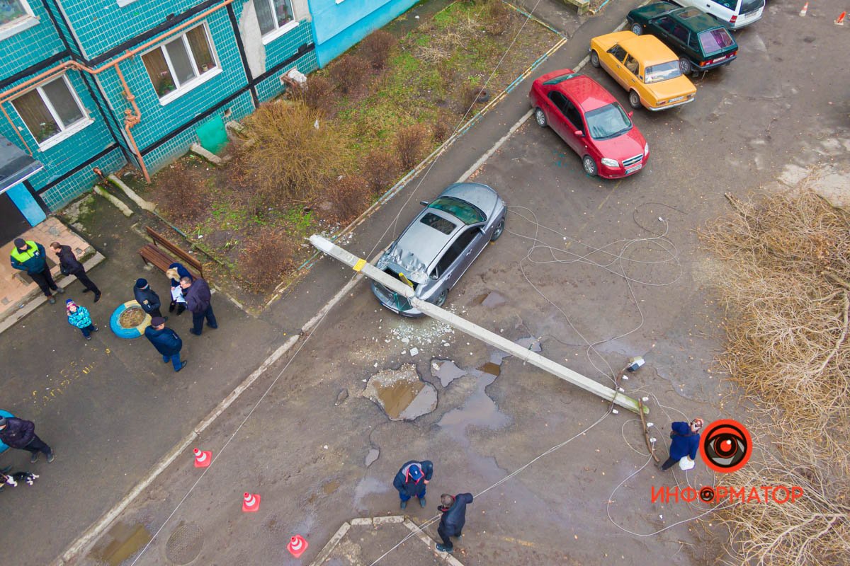 Пешеход успел отскочить в последнюю секунду Пешеход успел отскочить в последнюю секунду