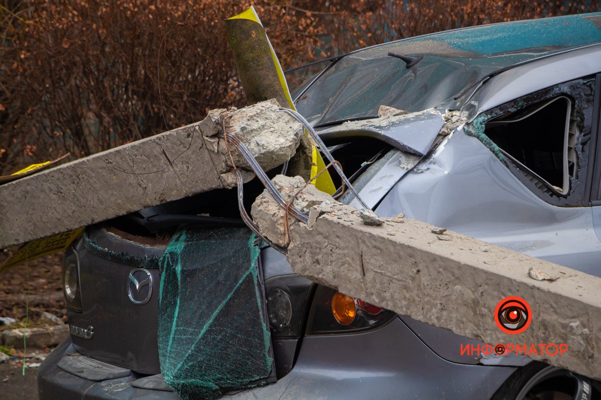 Автомобиль получил серьезные повреждения Автомобиль получил серьезные повреждения