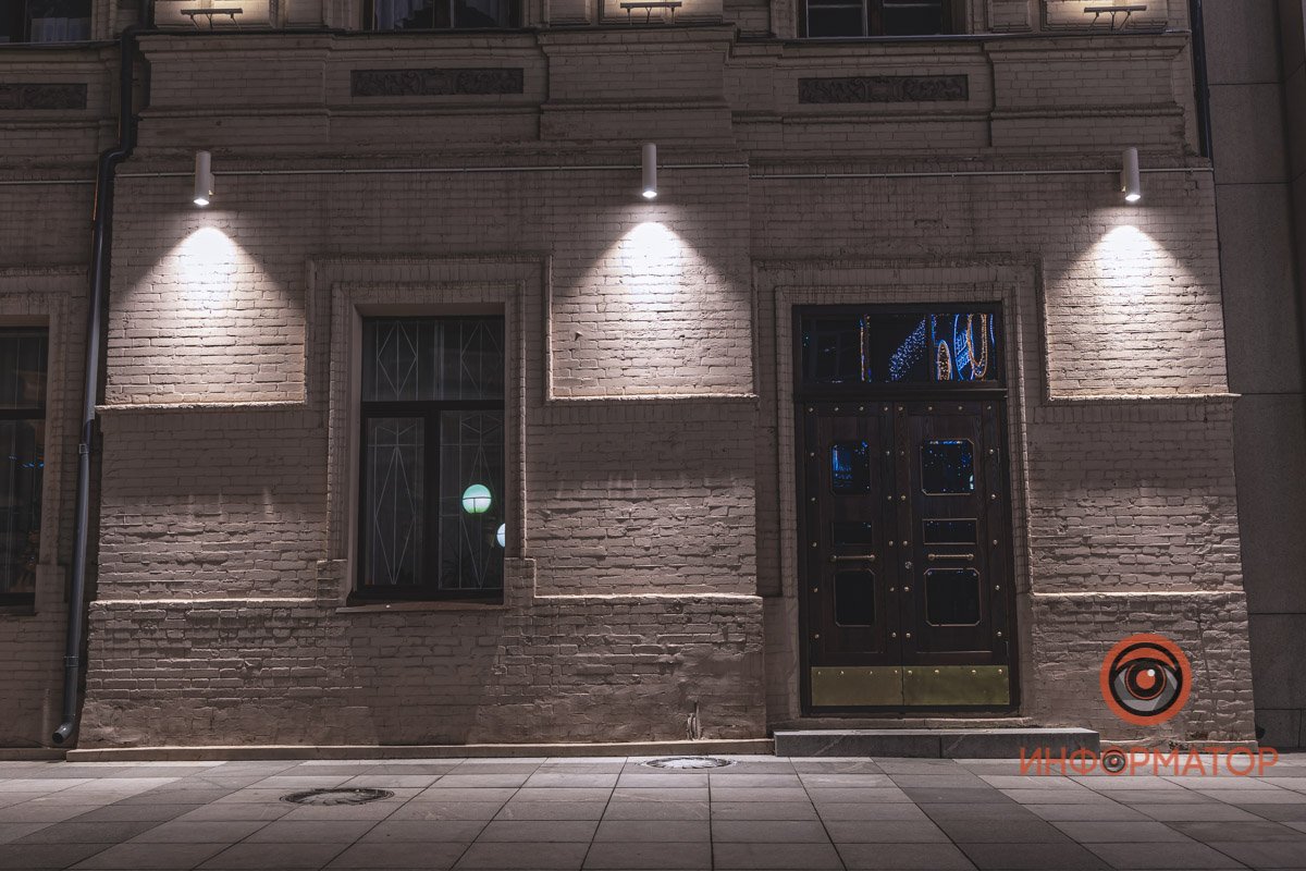 И уличные фонари не нужно устанавливать