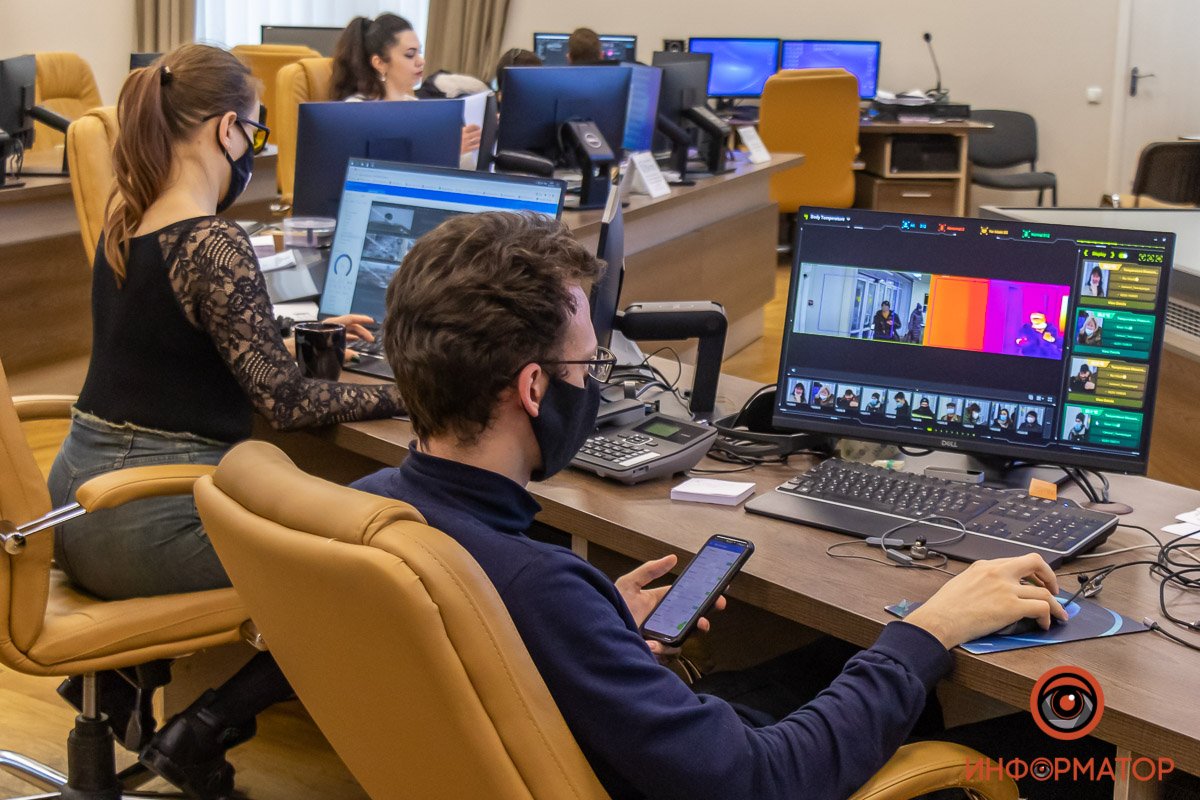 За всем следят круглосуточно