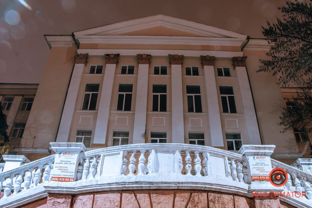 Стремится к небу