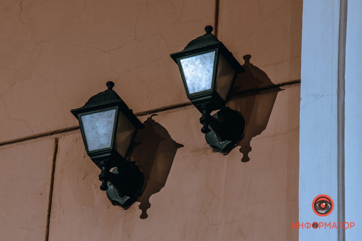 Относит в прошлое