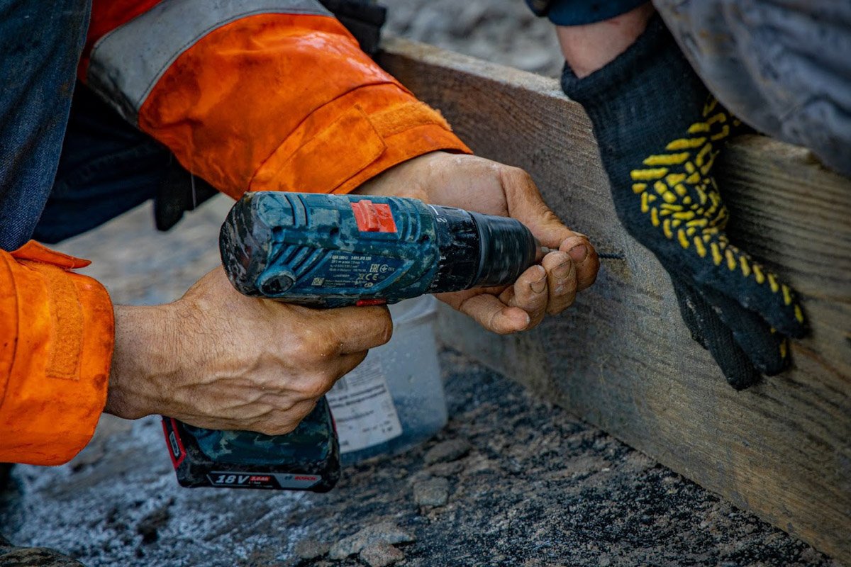 Днем здесь трудятся 50 специалистов, а ночью – почти 30 Днем здесь трудятся 50 специалистов, а ночью – почти 30