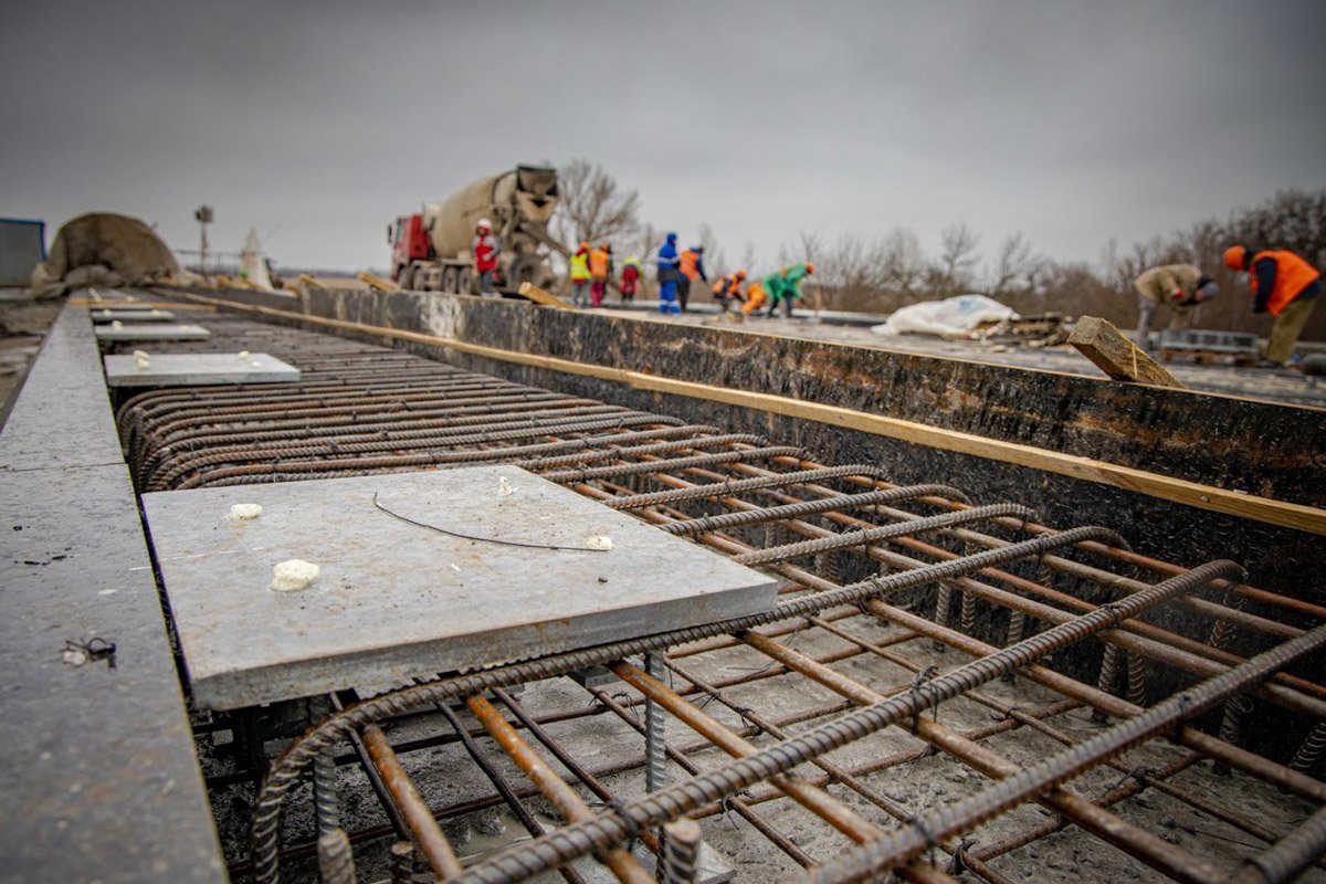 Автомобилисты со стажем говорят, что дорога не уступает по качеству европейским Автомобилисты со стажем говорят, что дорога не уступает по качеству европейским