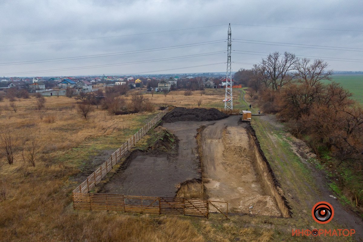 Отмечается едкий запах