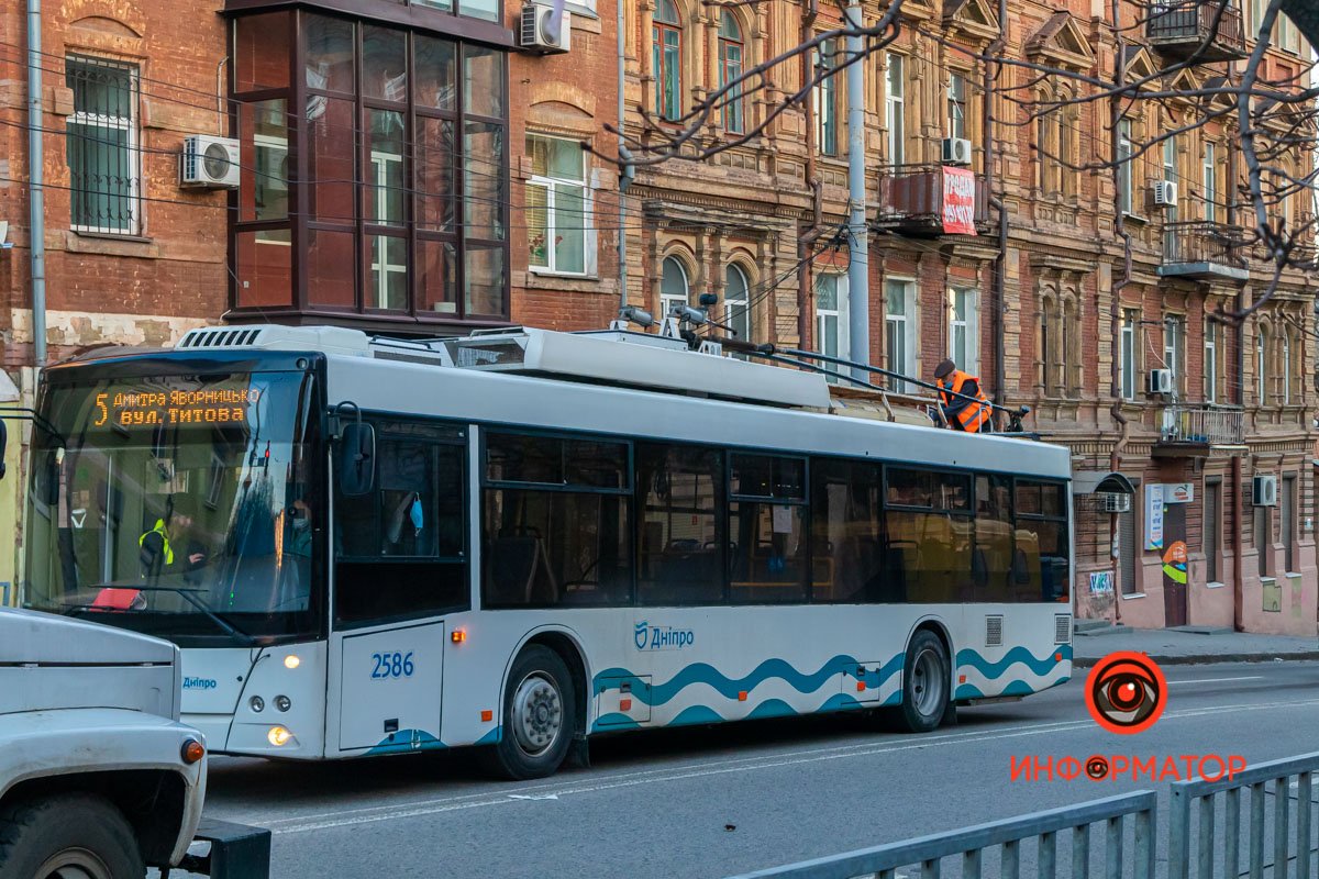 Провода упали на троллейбус №5 Провода упали на троллейбус №5