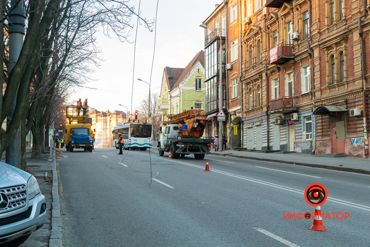 Со стороны Яворницкого по Фабра проездной правый ряд Со стороны Яворницкого по Фабра проездной правый ряд