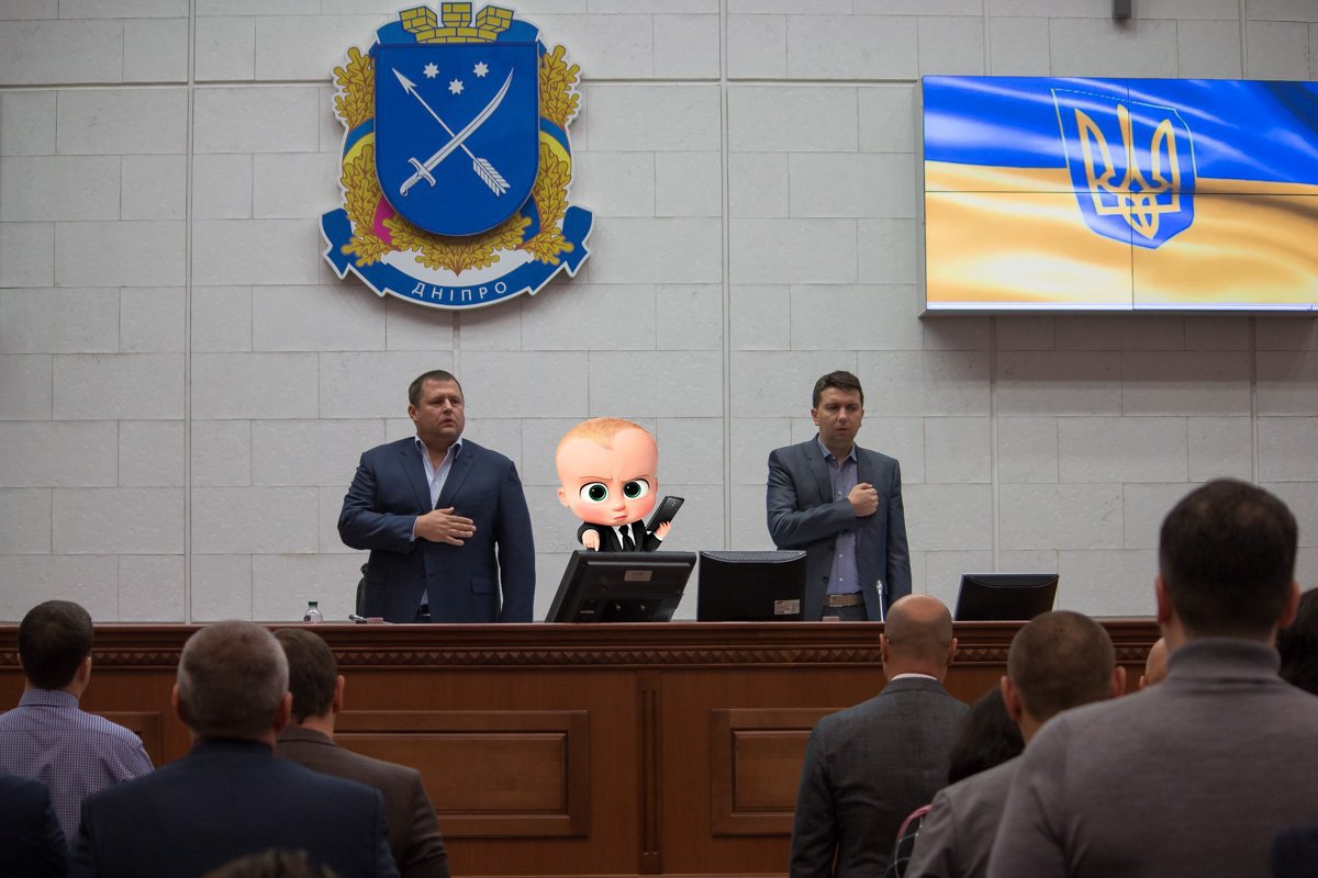 Все подчинялись малейшему движению его пухлой ручки. Все, кроме меня