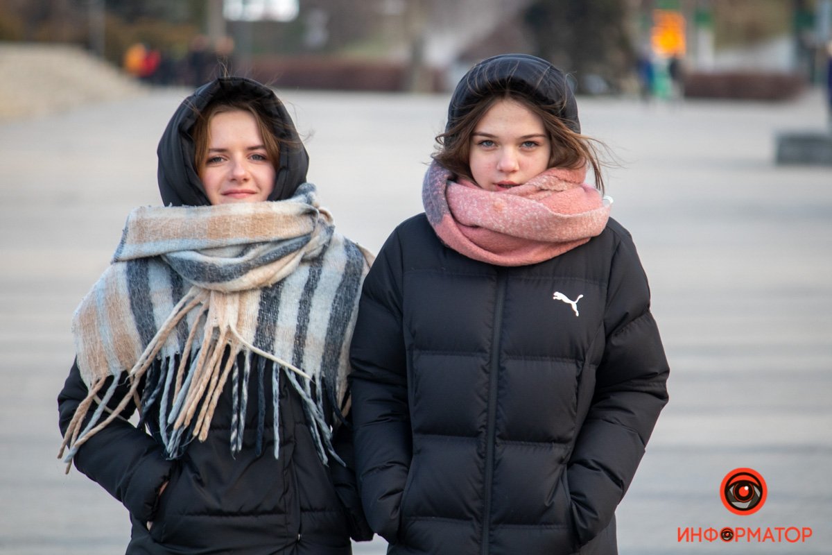 Холодно? Станьте в угол - там 90° 🥁