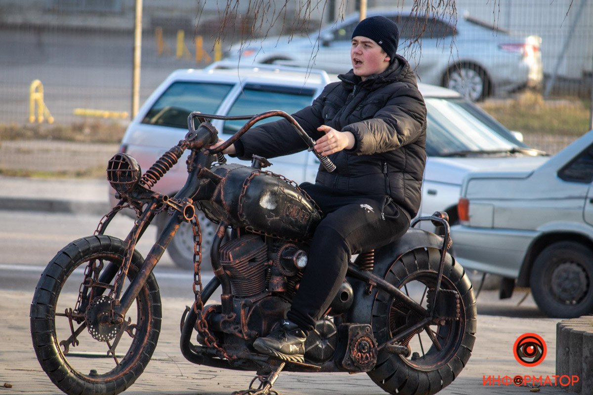 Мне нужна твоя одежда, сапоги и... настоящий мотоцикл 🏍